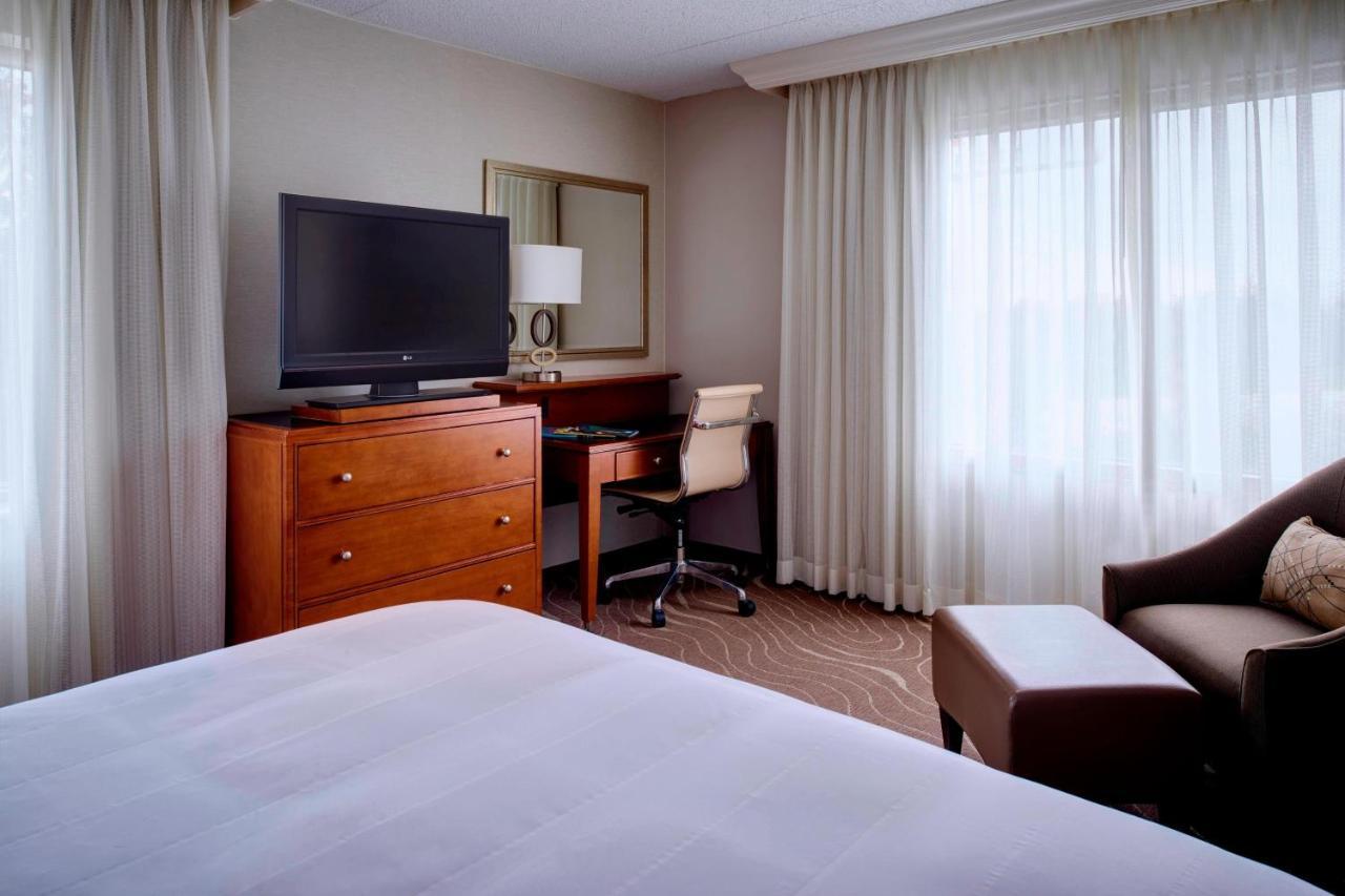 מלון רומולוס Detroit Metro Airport Marriott מראה חיצוני תמונה