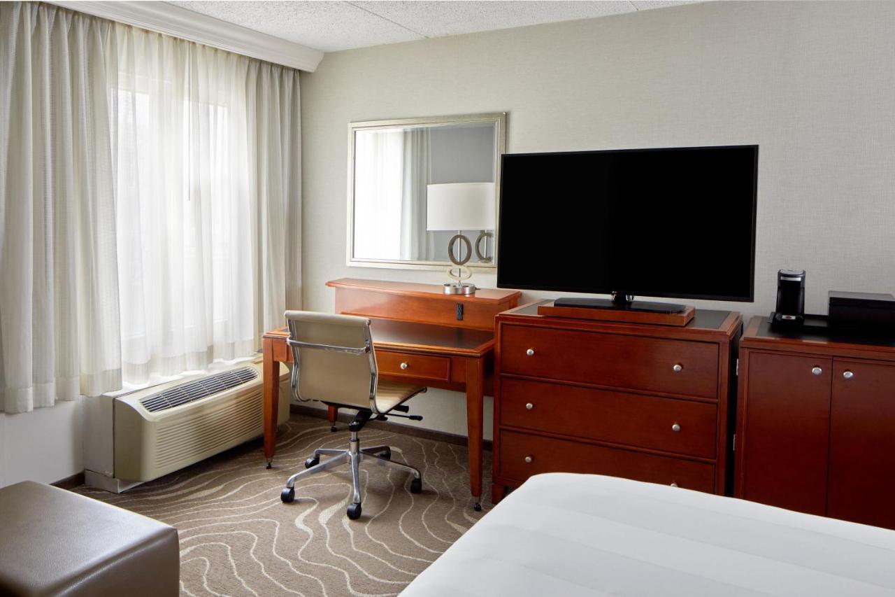 מלון רומולוס Detroit Metro Airport Marriott מראה חיצוני תמונה