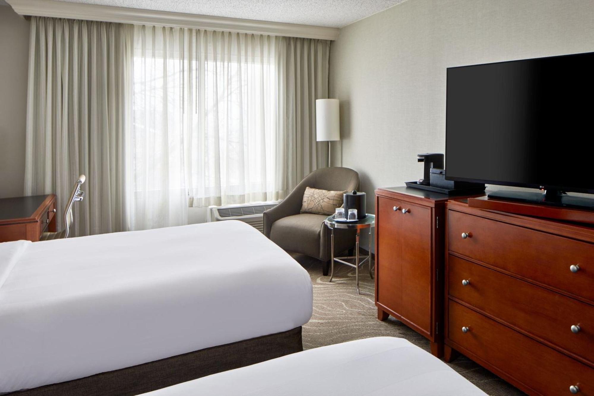 מלון רומולוס Detroit Metro Airport Marriott מראה חיצוני תמונה