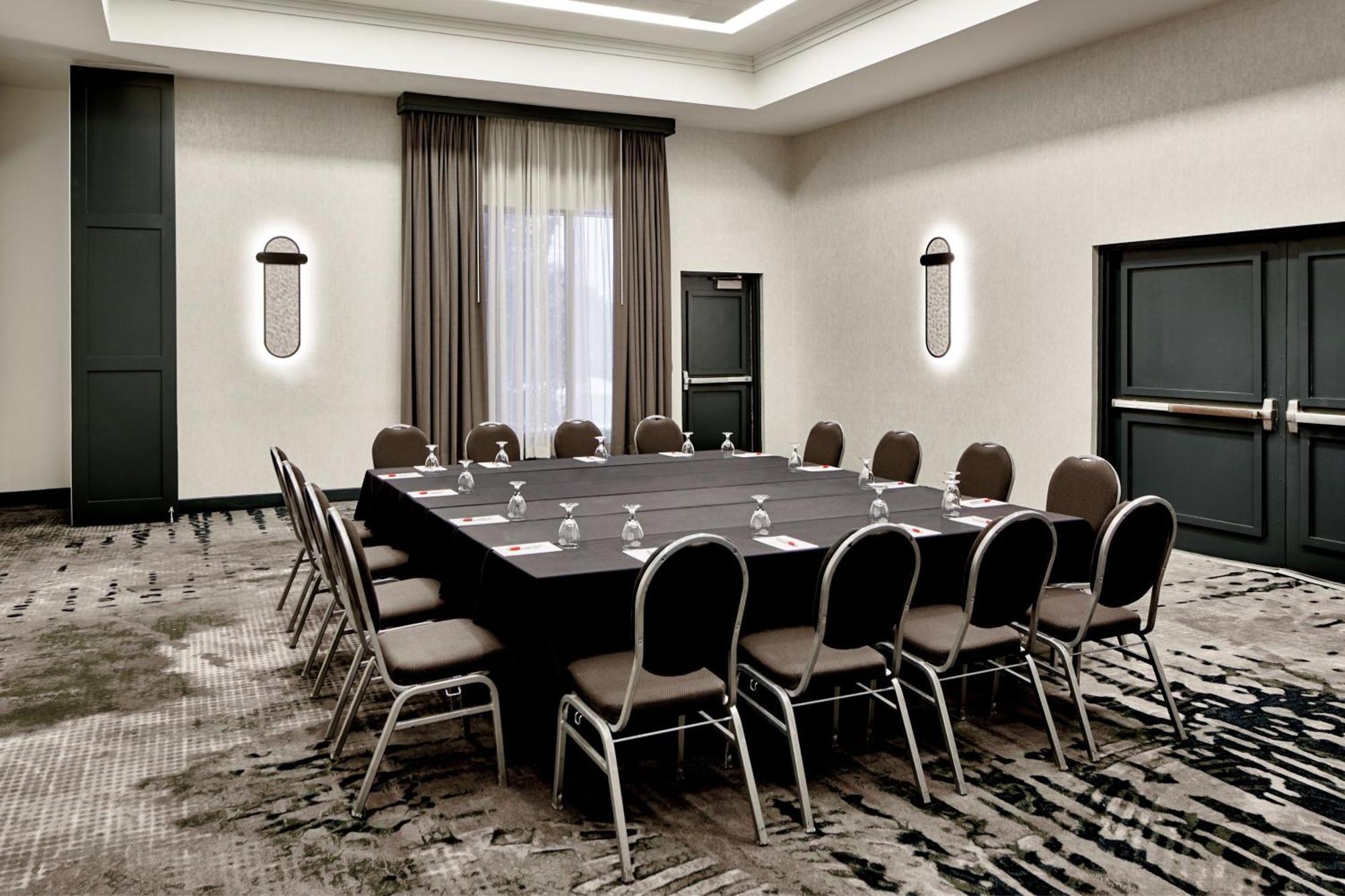 מלון רומולוס Detroit Metro Airport Marriott מראה חיצוני תמונה